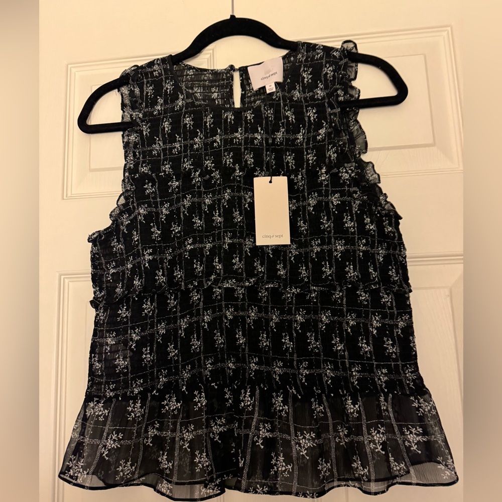 Black and white women medium top from cinq a sept!